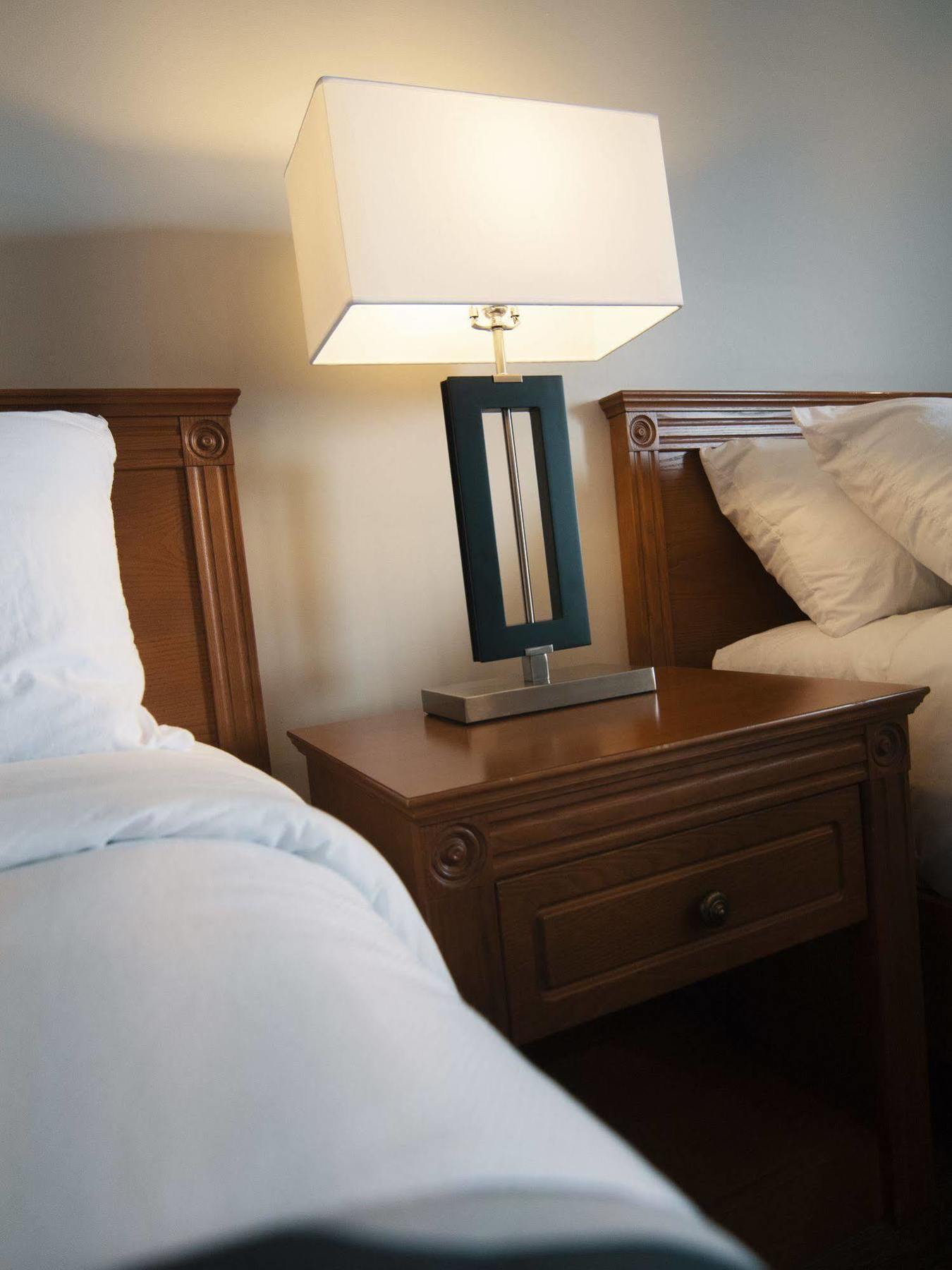 Hotel Le Voyageur Сет-Иль Экстерьер фото